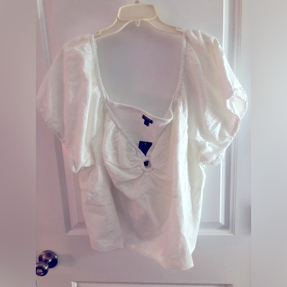 Torrid sz 5 Eyelet Cotton Keyhole Off Shoulder Crop Top NWT - Picture 6 of 8